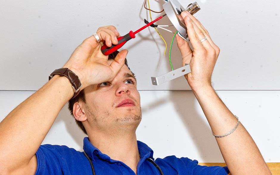 je recherche un électricien Levallois-Perret